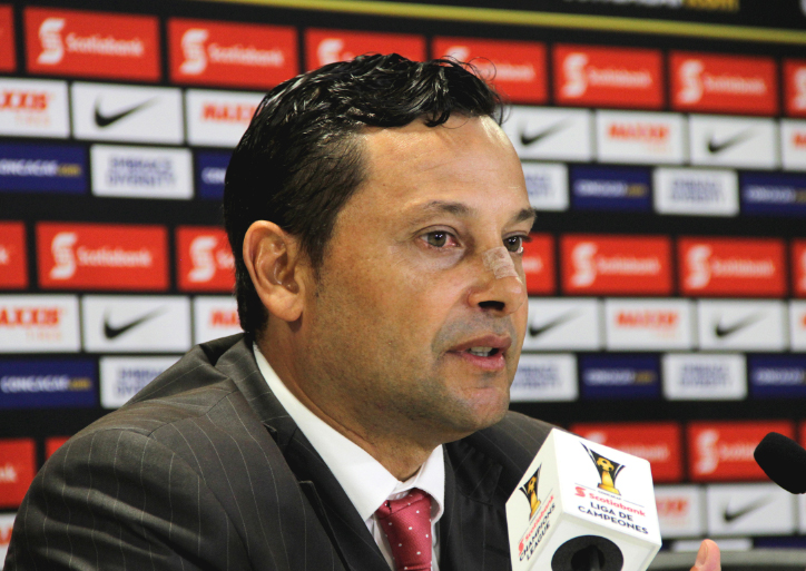 Real Espana Jeaustin Campos temp